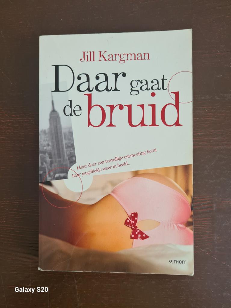 Jill Kargman - Daar gaat de bruid, Ophalen of Verzenden, Gelezen, Jill Kargman, Nederland
