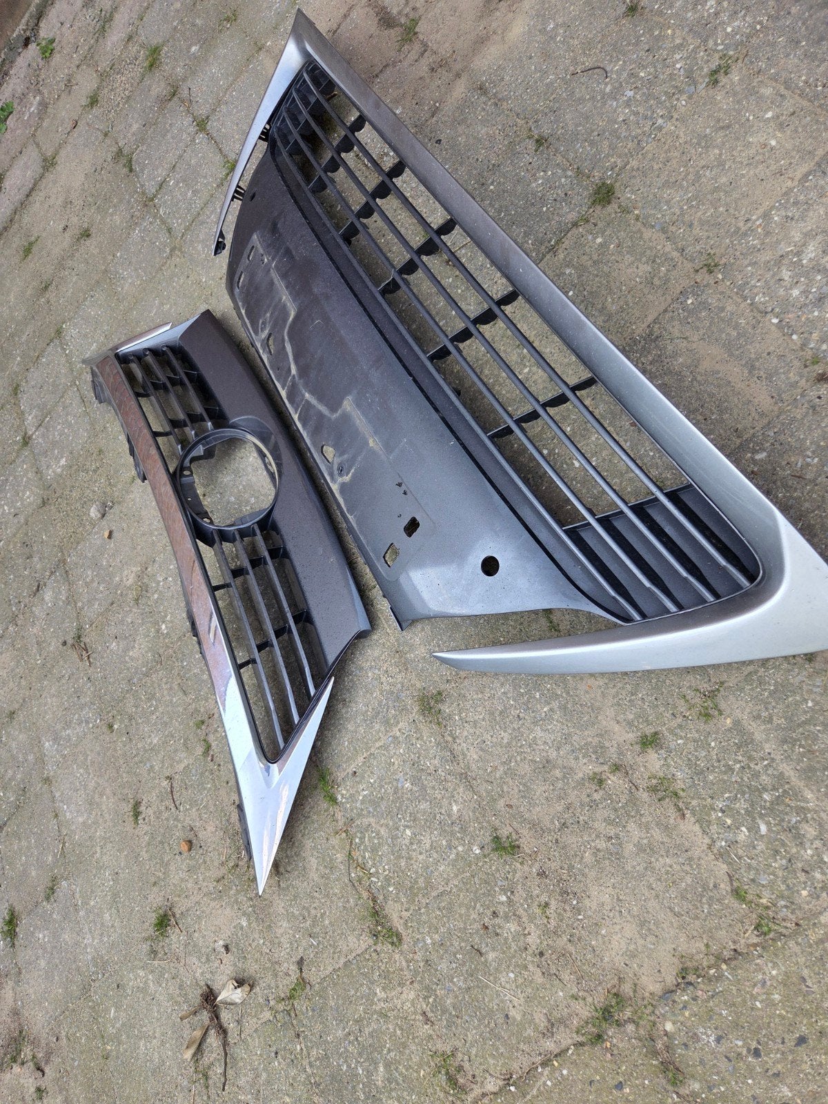 Lexus CT200h Grill Voorbumper 2014 - Gebruikt, Auto-onderdelen, Gebruikt, Voor, Bumper, Lexus