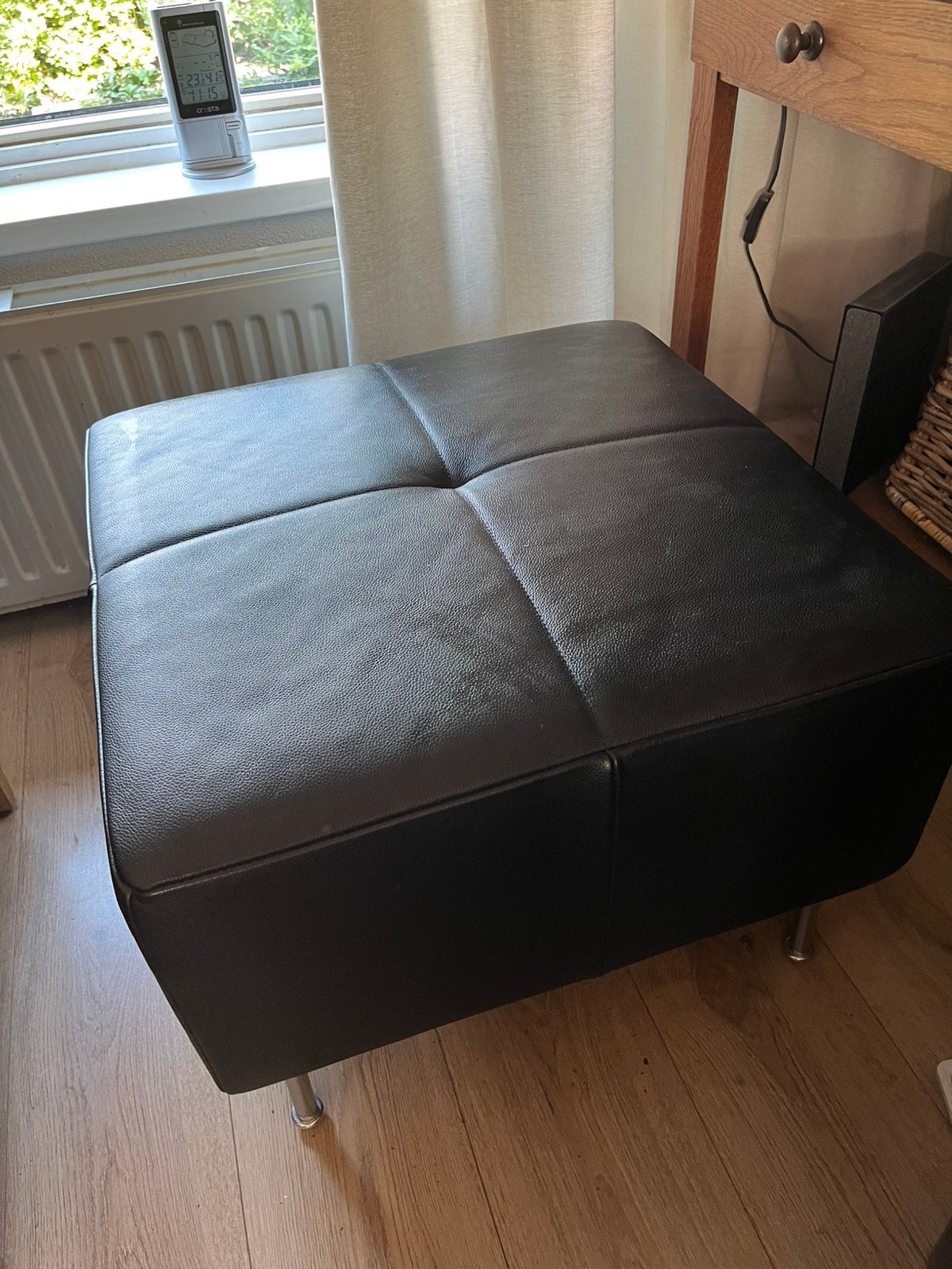 Leren hocker / voetenbank, Ophalen, Zo goed als nieuw, Vierkant, 50 tot 75 cm