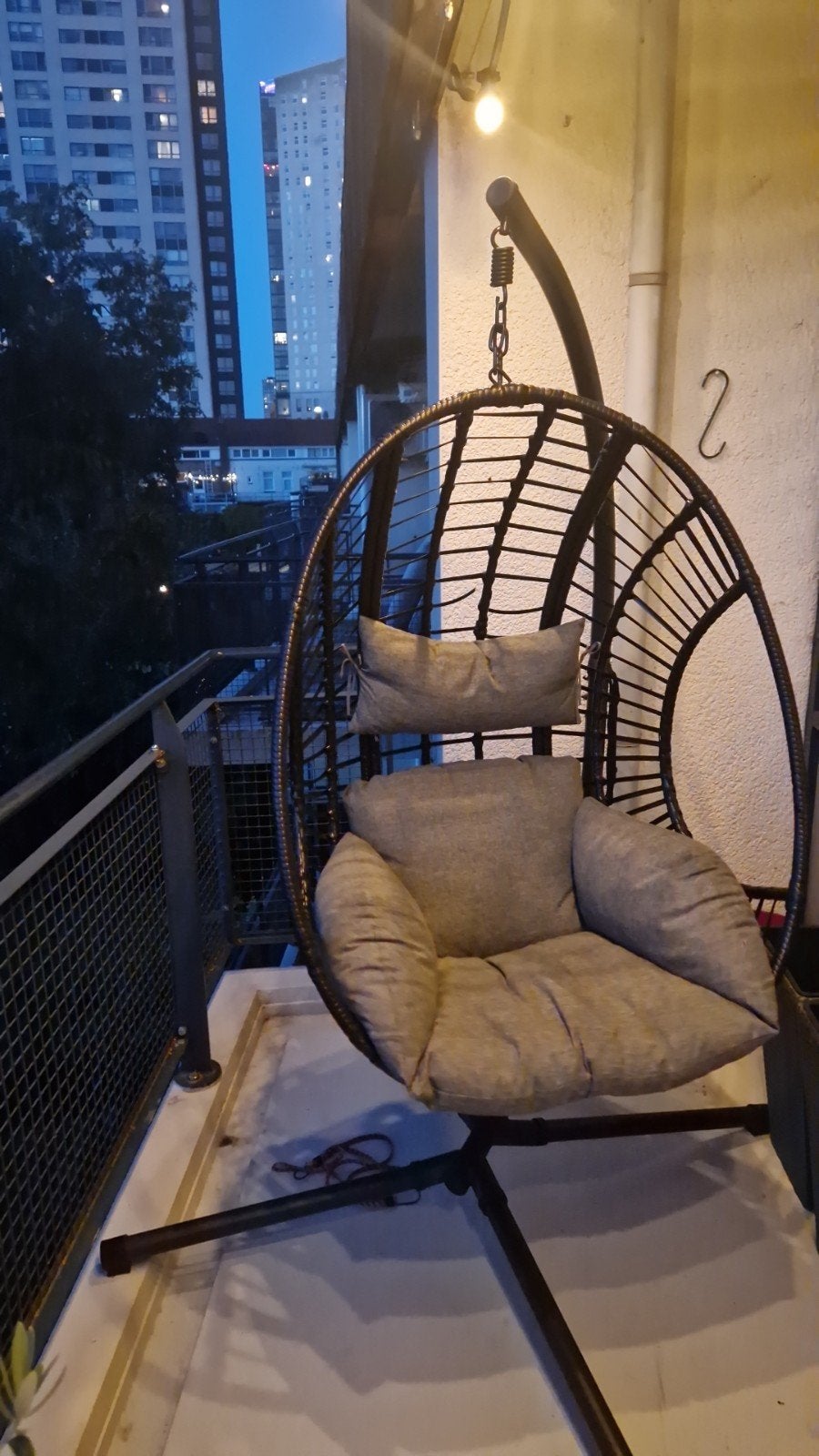 Hangstoel met kussen - Zo goed als nieuw, Ophalen, Zo goed als nieuw, Wicker