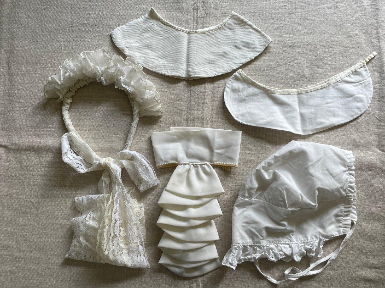 Vintage  kraagjes  jabot  mutsje  haarband., Antiek en Kunst, Ophalen of Verzenden