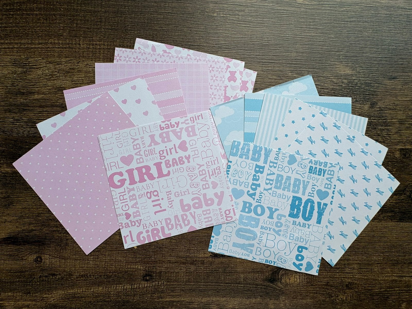 Restje (17 vel) roze en blauw papier met geboorte thema, Ophalen of Verzenden, Zo goed als nieuw