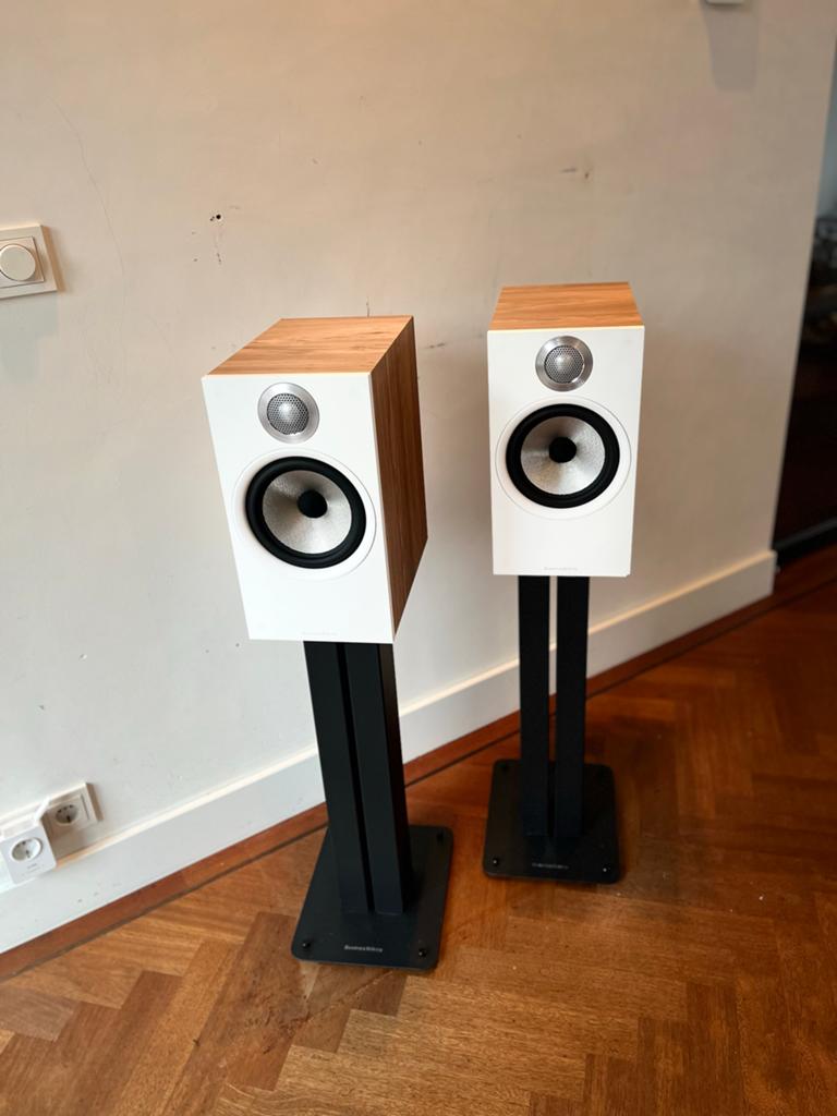 B&W 606 S2 Anniversary Edition met originele stands, Ophalen, Zo goed als nieuw, 60 tot 120 watt, Bowers & Wilkins (B&W)