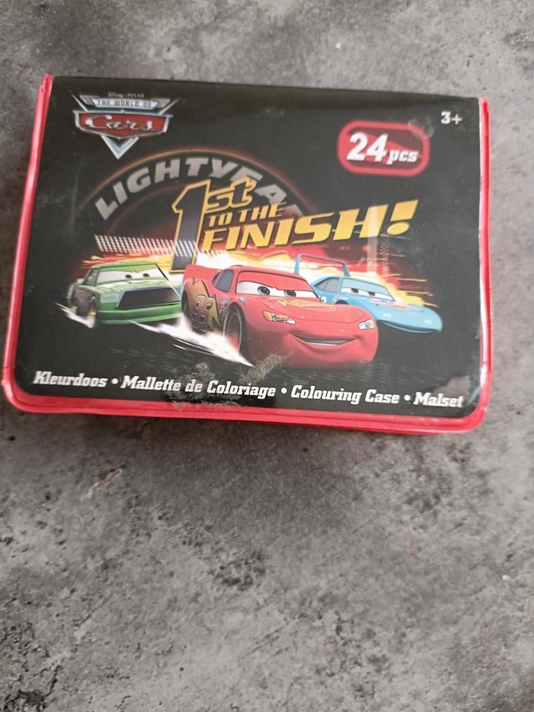 Disney Cars Kleurdoos 24-delig - Teken- en Schilderset, Ophalen of Verzenden, Gebruikt, Overige typen