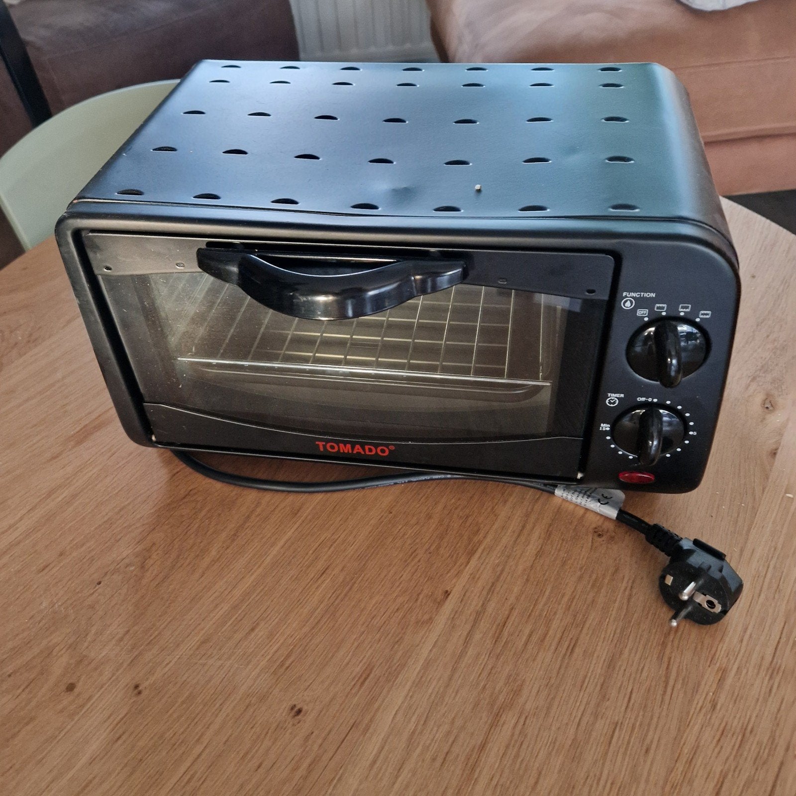 Tomado Camping oventje 800W - Ideaal voor warme broodjes!, Ophalen of Verzenden, Vrijstaand, Gebruikt, Campingoven