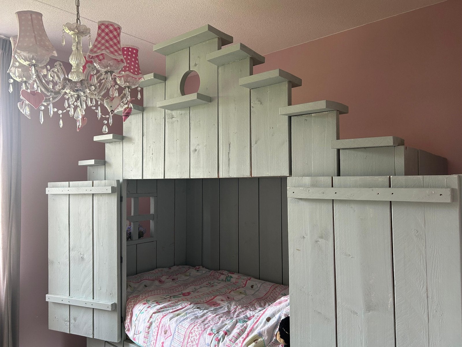 Schattig bedstee huisje, Ophalen, 90 cm, Eenpersoons, Zo goed als nieuw