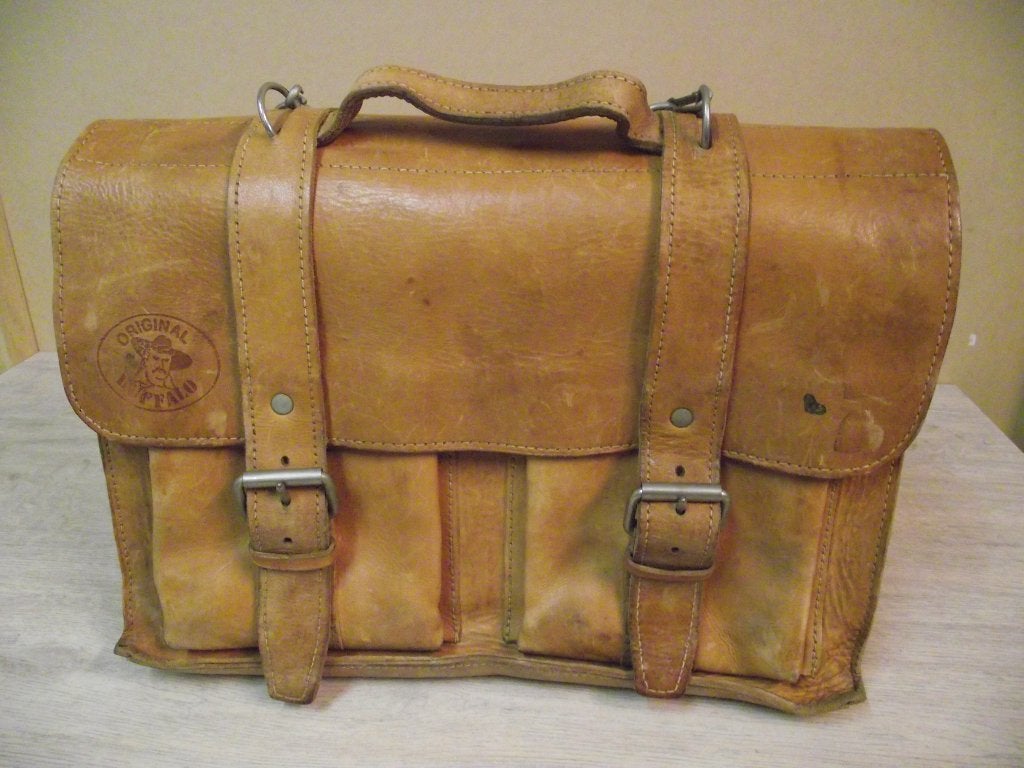 vintage '60 / '70 schooltas / schoudertas, Gebruikt, Bruin, 30 tot 40 cm, 40 tot 50 cm