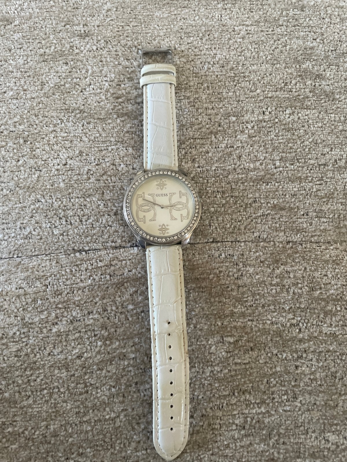 Guess Polshorloge met Strass en Witte Leren Band, Staal, Guess, Polshorloge, Ophalen of Verzenden