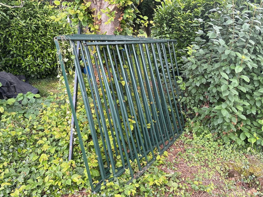 Hekwerk, Ophalen, Met poort, Spijlenhekwerk, Zo goed als nieuw