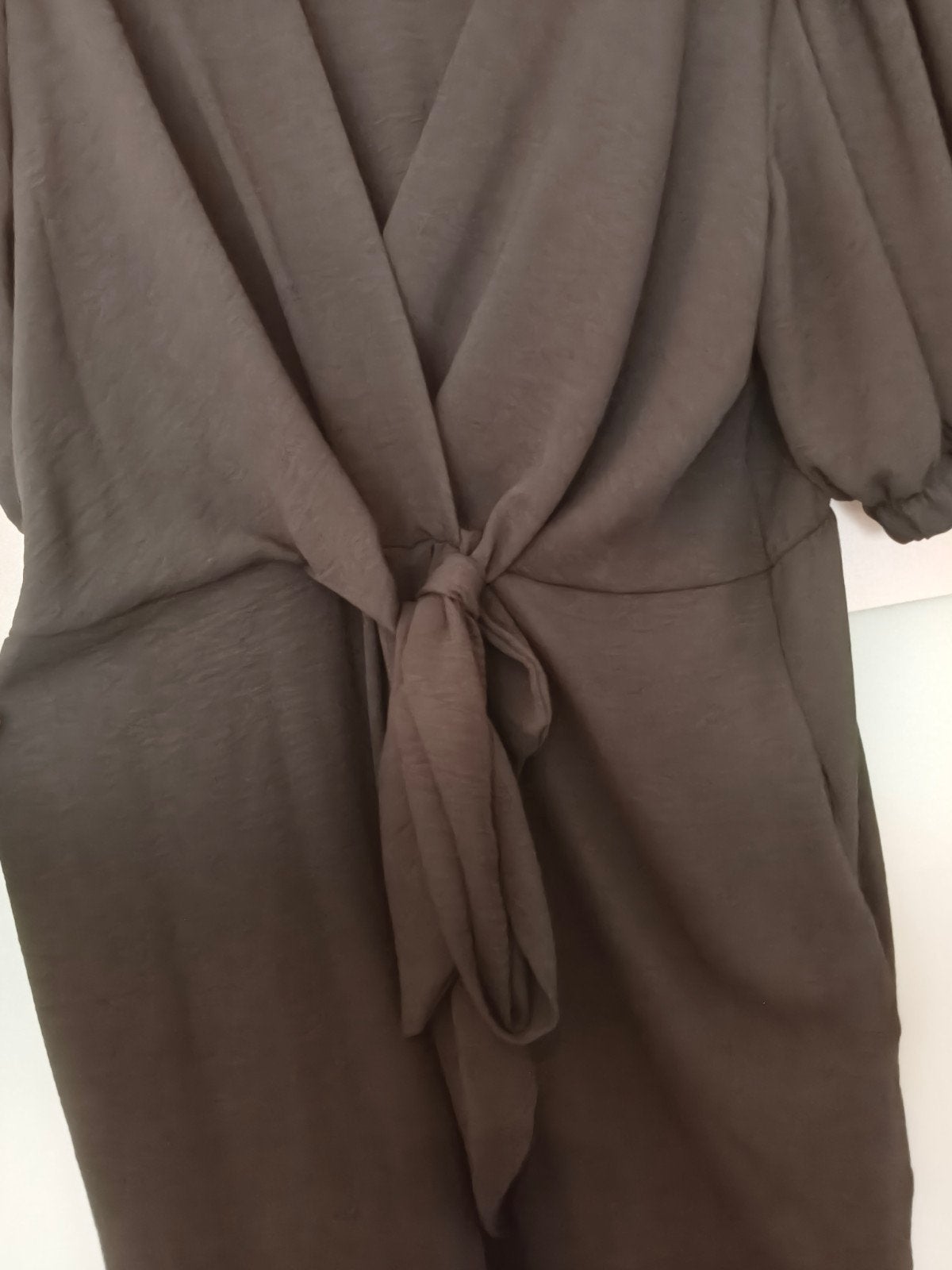 Zwarte jurk met strikdetail en pofmouwen, Kleding | Dames, Curved Angels, Zwart, Maat 46/48 (XL) of groter, Ophalen of Verzenden
