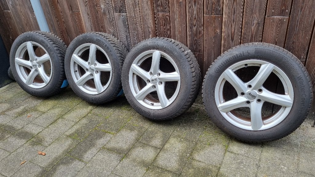 Foto 2 van 4 Winterbanden Continentaal incl.velgen 205/55 R16 91T