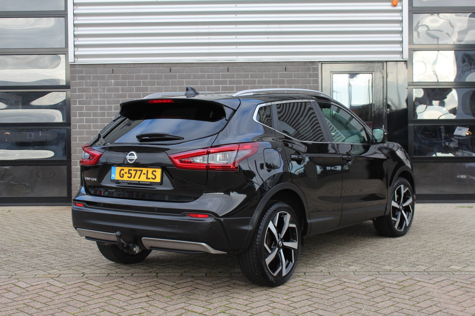 Nissan QASHQAI 1.3 DIG-T Tekna / Keyless / Carplay / N.A.P., Auto's, Dealer onderhouden, Gebruikt, 4 cilinders, 160 pk