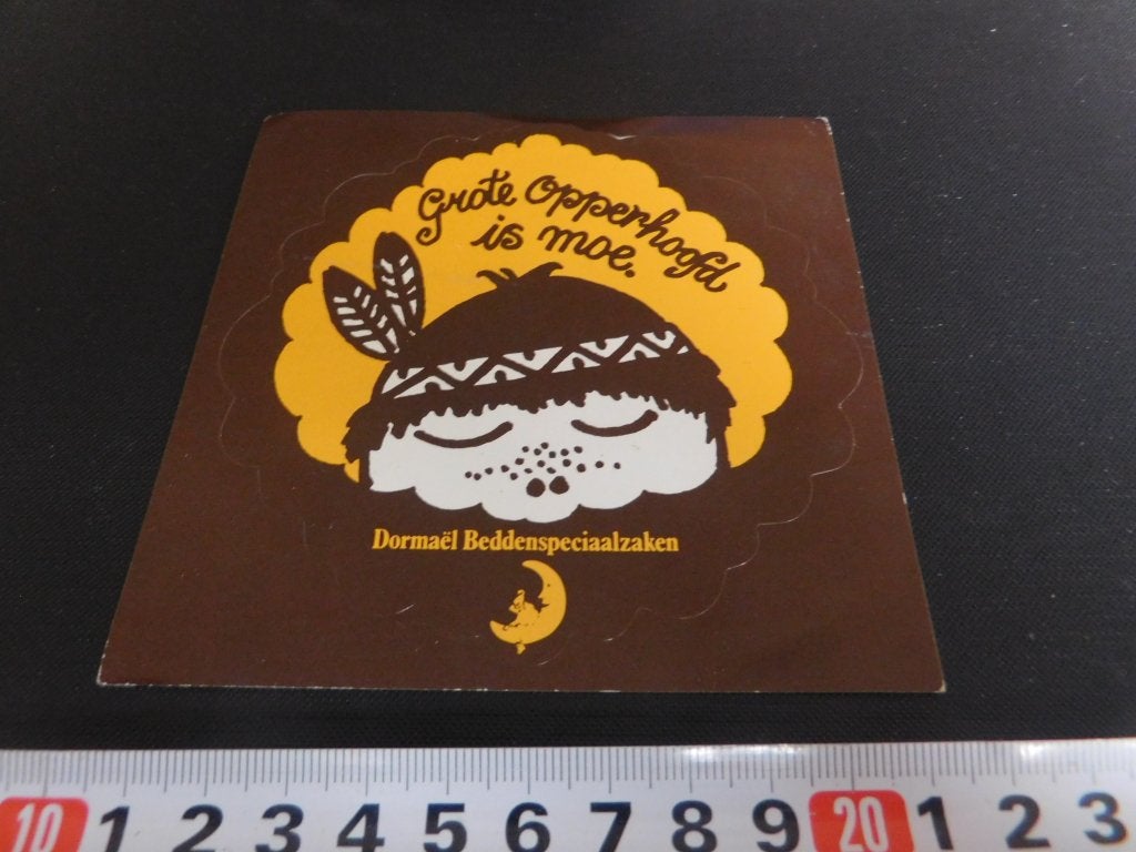 sticker dormaël beddenspeciaalzaken - grote opperhoofd moe, Ophalen of Verzenden, Zo goed als nieuw