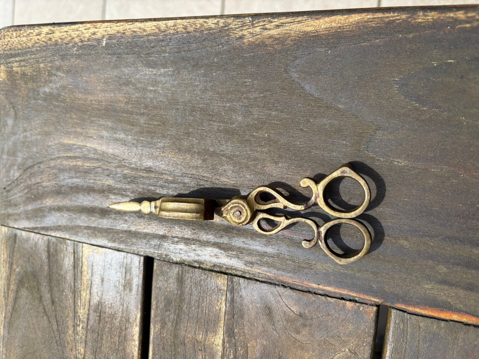 Antieke messing kaarsendover met schaar, Ophalen