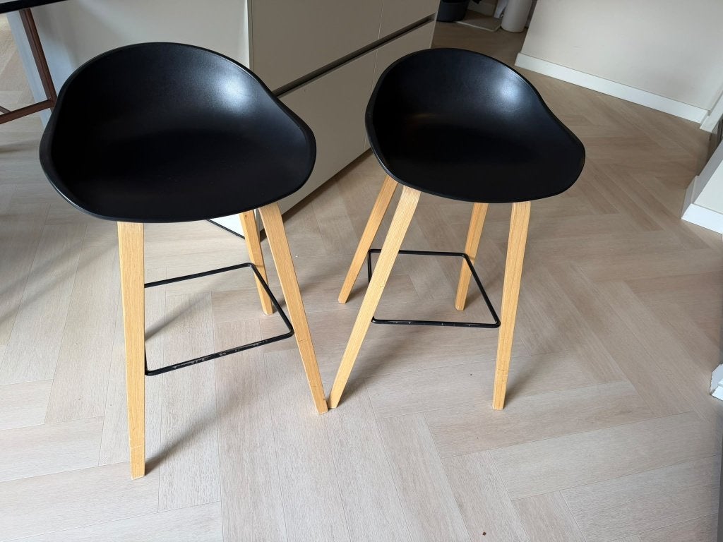 4 barkrukken – zwart/hout en wit/hout – ook los te koop, Ophalen, Gebruikt, 60 tot 90 cm, 4 krukken