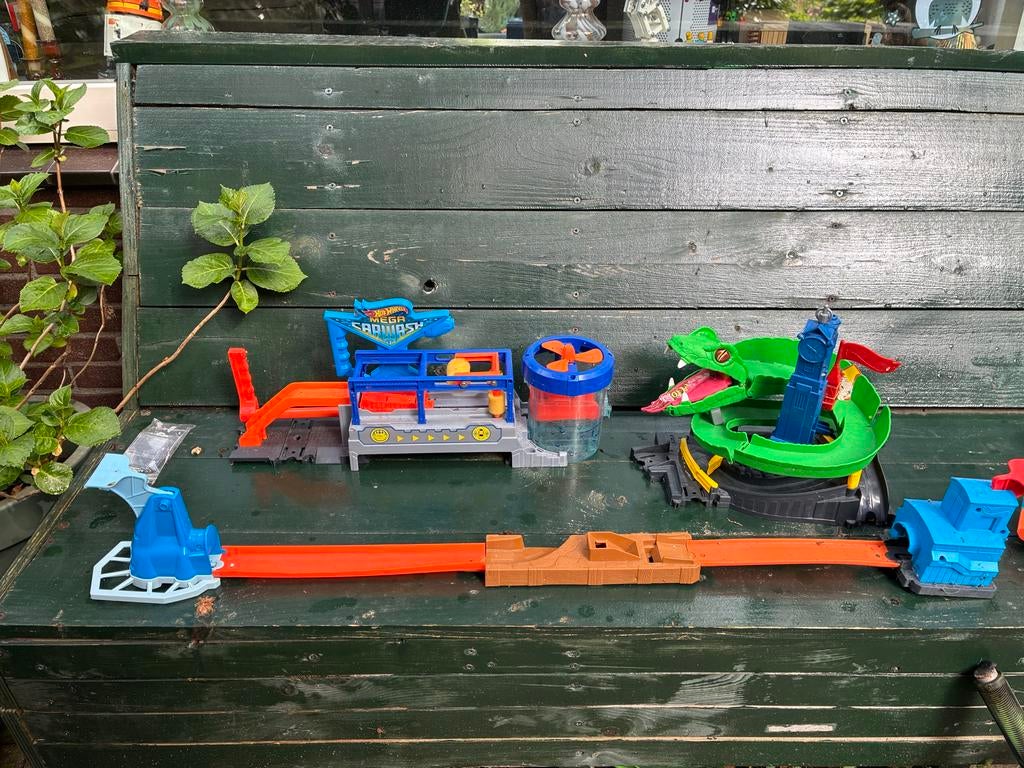Hot Wheels Mega Carwash & Cobra Crash Baanset, Ophalen of Verzenden, Gebruikt