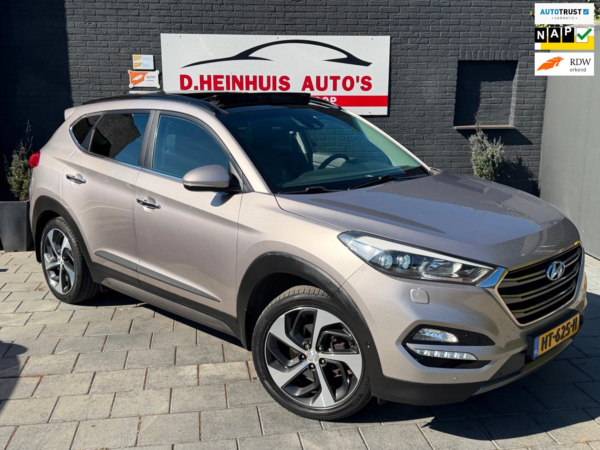 Hyundai Tucson 1.6 T-GDi Premium 4WD AUTOMAAT|PANODAK|LEDER, Auto's, Dealer onderhouden, Gebruikt, 4 cilinders, Met garantie (alle)
