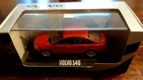 Volvo schaalmodel Volvo S40 rood modeljaar 2003, Ophalen of Verzenden, Nieuw, Auto, MiniChamps