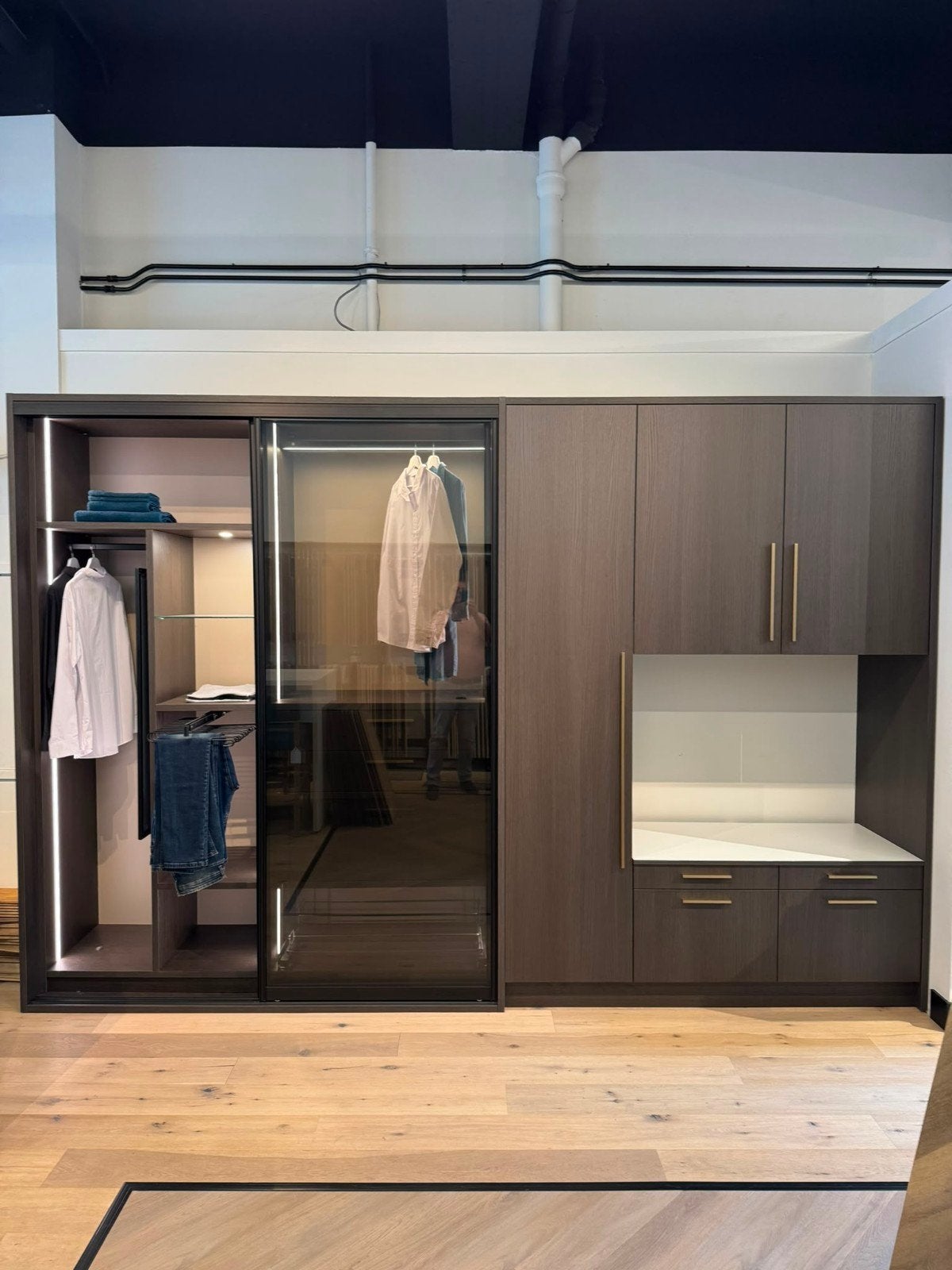Wasmachine kast/Kledingkast NIEUW 380 breed /255 hoog, 200 cm of meer, Nieuw, 200 cm of meer, Wasmachine/kledingkast