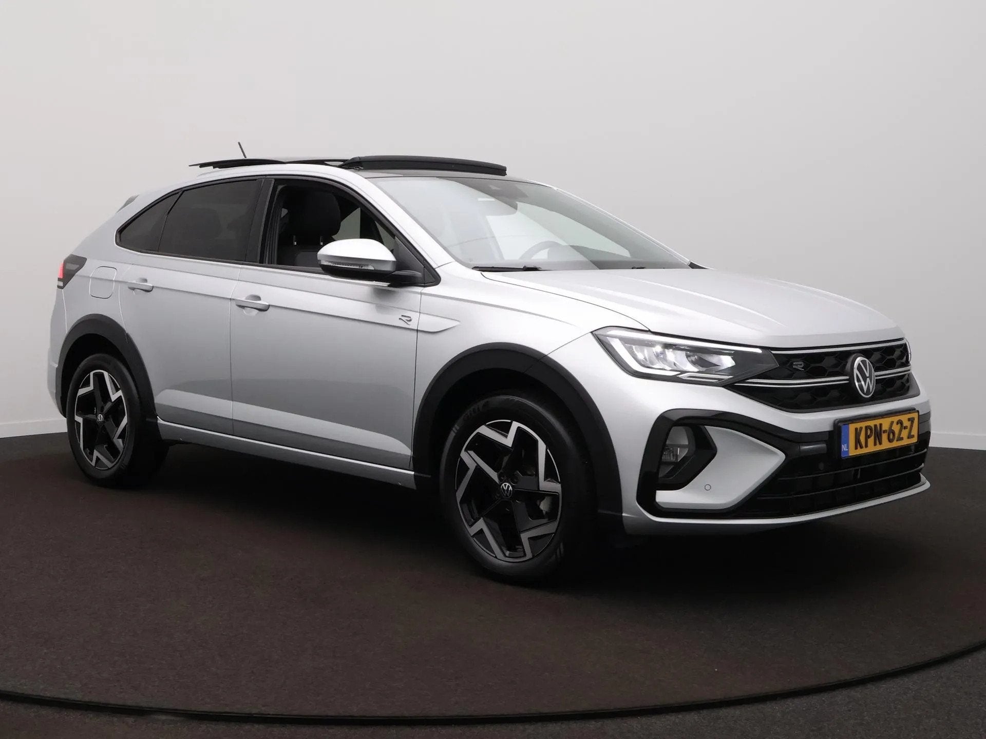 Volkswagen Taigo 1.0 TSI R-Line Edition (bj 2025), Private lease, Stof, Gebruikt, 1144 kg
