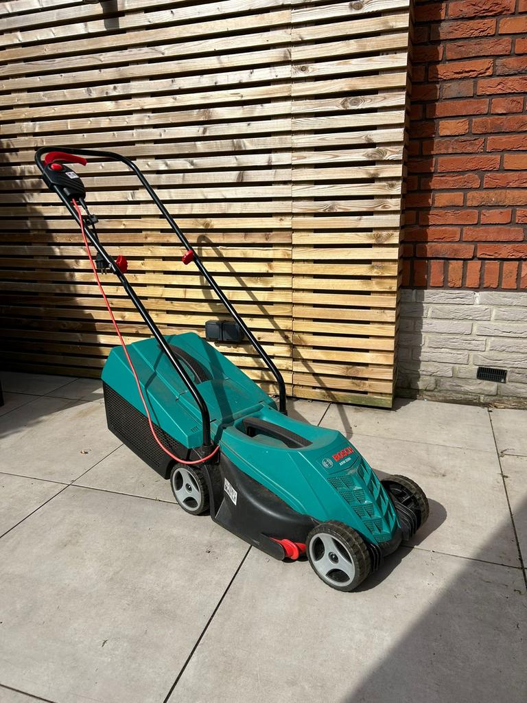Bosch ARM 3200 elektrische grasmaaier, Tuin en Terras, Cirkelmaaier, Gebruikt, Elektrische grasmaaier, Ophalen of Verzenden