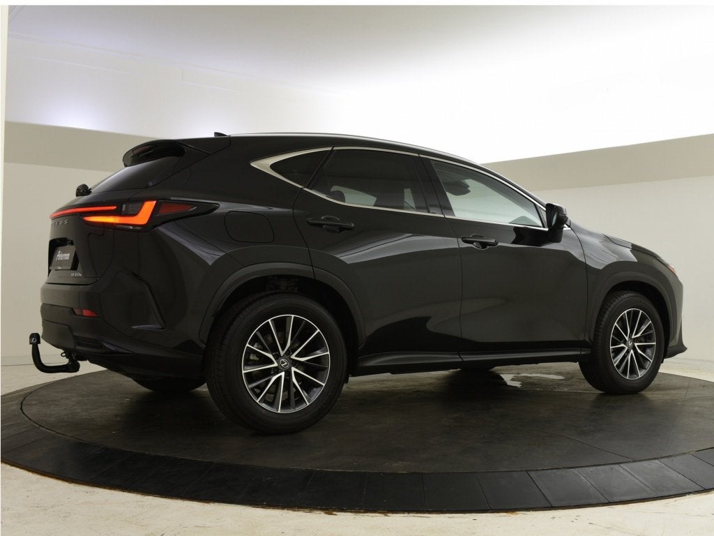 Lexus NX 450h+ AWD Luxury Line | Trekhaak | Blindspot | El., Automaat, Gebruikt, 4 cilinders, Zwart