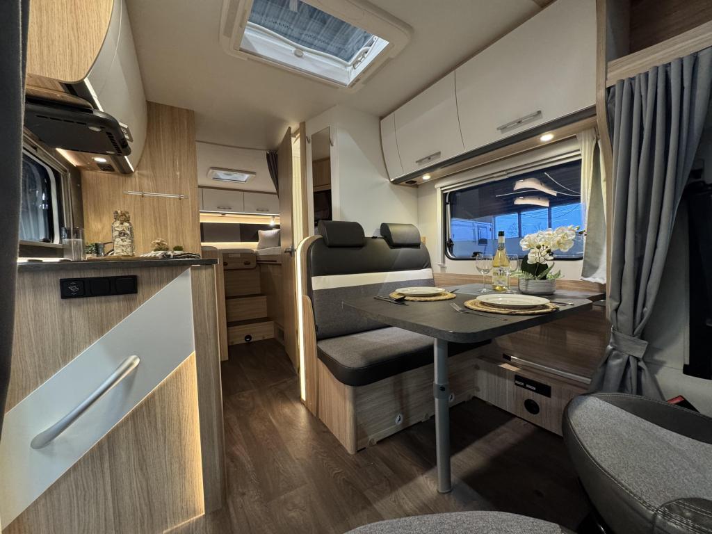 Sunlight T66 Enkele bedden Automaat Enkele bedden 2021, Caravans en Kamperen, Campers, Automaat, Afzuigkap, Standaard zit, Sunlight