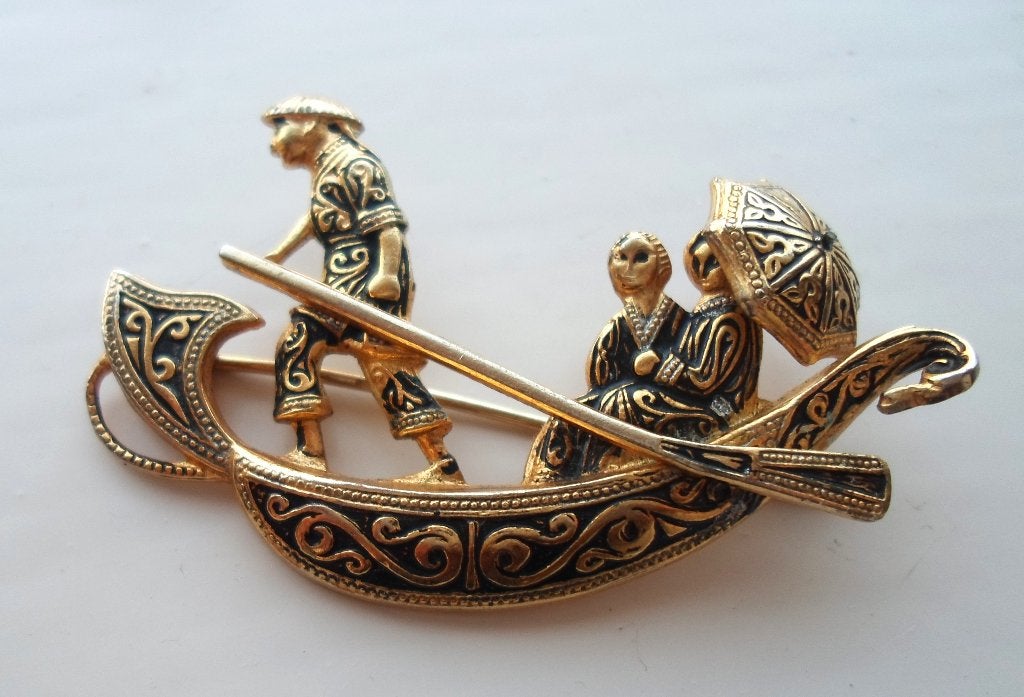 Broche Gondel. Toledo. Damascene. Jaren '60, Ophalen of Verzenden, Zo goed als nieuw, Goud, Overige materialen