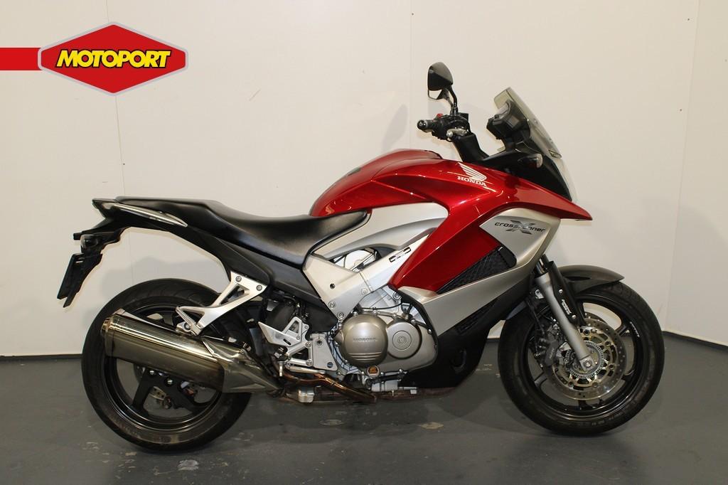 Honda VFR 800 X Crossrunner (bj 2011), Bedrijf, Sport, Mc.benelux@honda-eu.com, Doornveld 180
B-1731  Zellik, BE