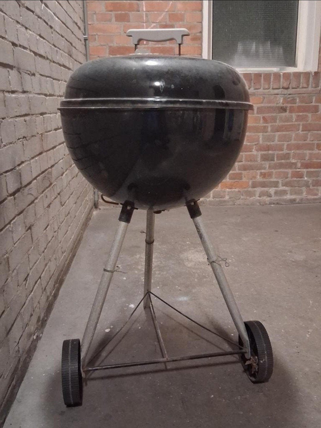 Te koop, Weber merk BBQ. Stevig en goed staan., Ophalen