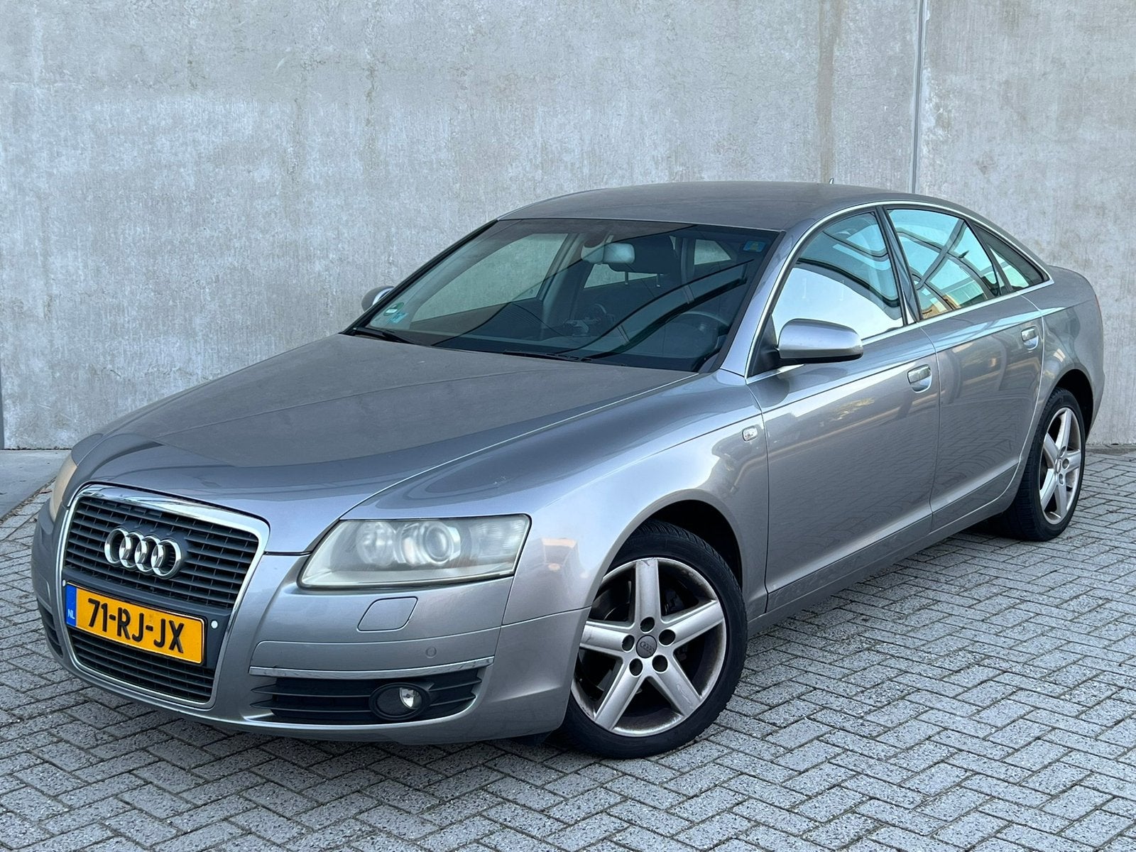 Grijze Audi A6 2.4 V6 Sedan 177PK Automaat/Apk/Benzine!, Dealer onderhouden, Stof, 1800 kg, Bedrijf