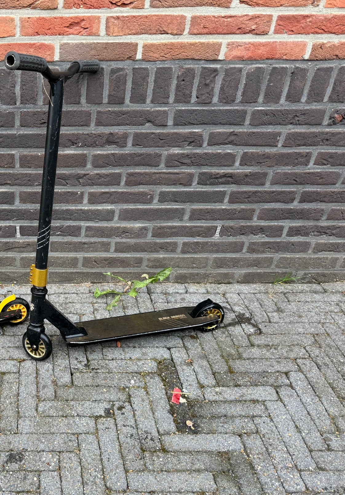 Stuntstep- Black Dragon zwart/ goud, Fietsen en Brommers, Steps, Ophalen, Gebruikt, Gewone step