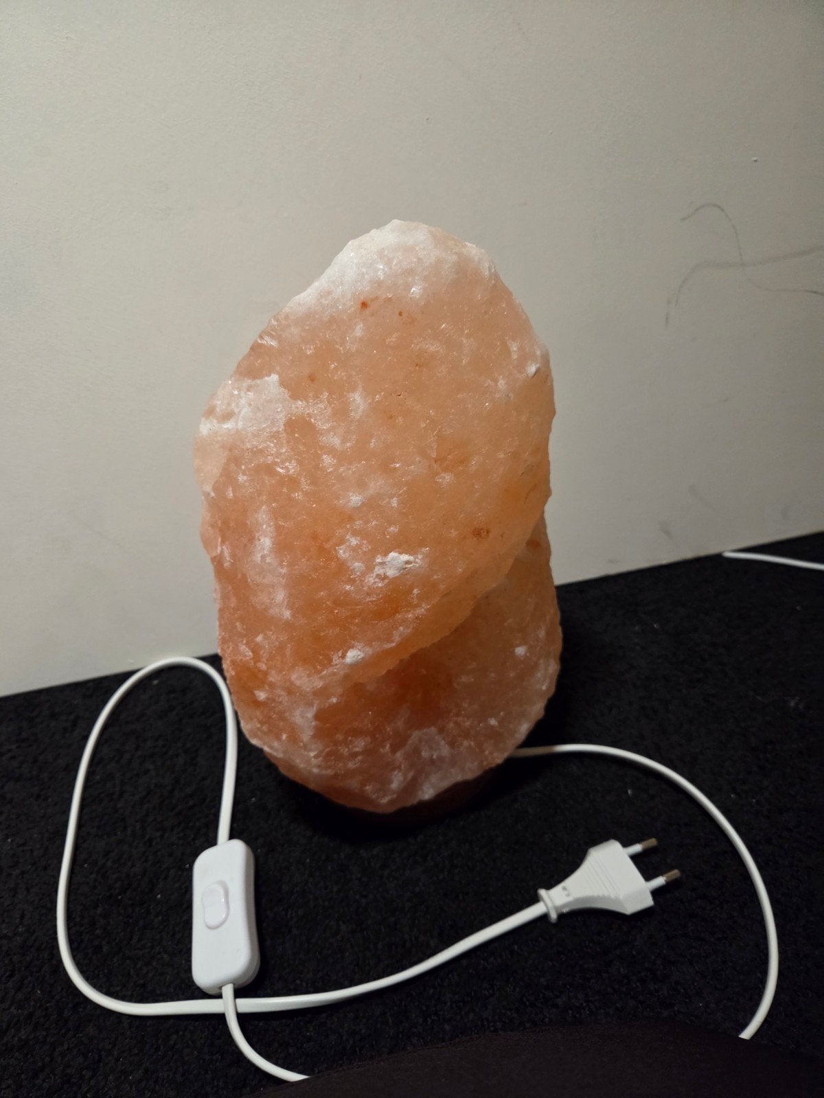Mooie zoutlamp, 20-25 cm hoog, Ophalen of Verzenden, Gebruikt, Natuurlijk materiaal, Oranje