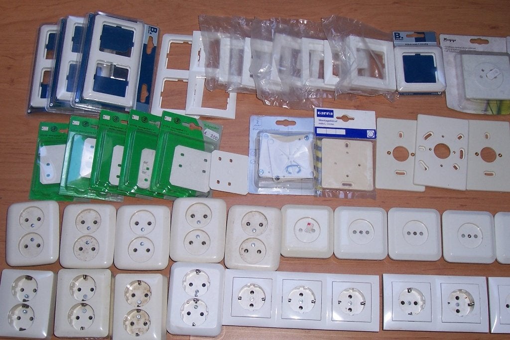 Schakelaars, stopcontacten en dimmers, Ophalen of Verzenden, Nieuw, Gira, Stopcontact