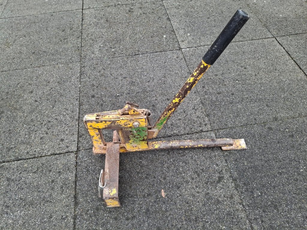 Revo Stenenknipper, Ophalen, Gebruikt