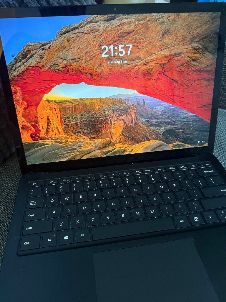 Mac Surface laptop incl. Microsoft Office!!!, Ophalen, 13 inch, Met touchscreen, Zo goed als nieuw