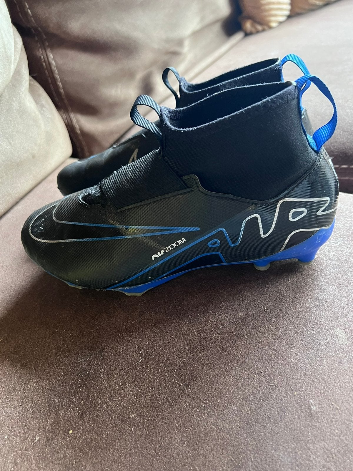 Nike voetbalschoen maat 35,5, Sport en Fitness, Voetbal, Gebruikt, Maat XS of kleiner, Schoenen, Ophalen of Verzenden