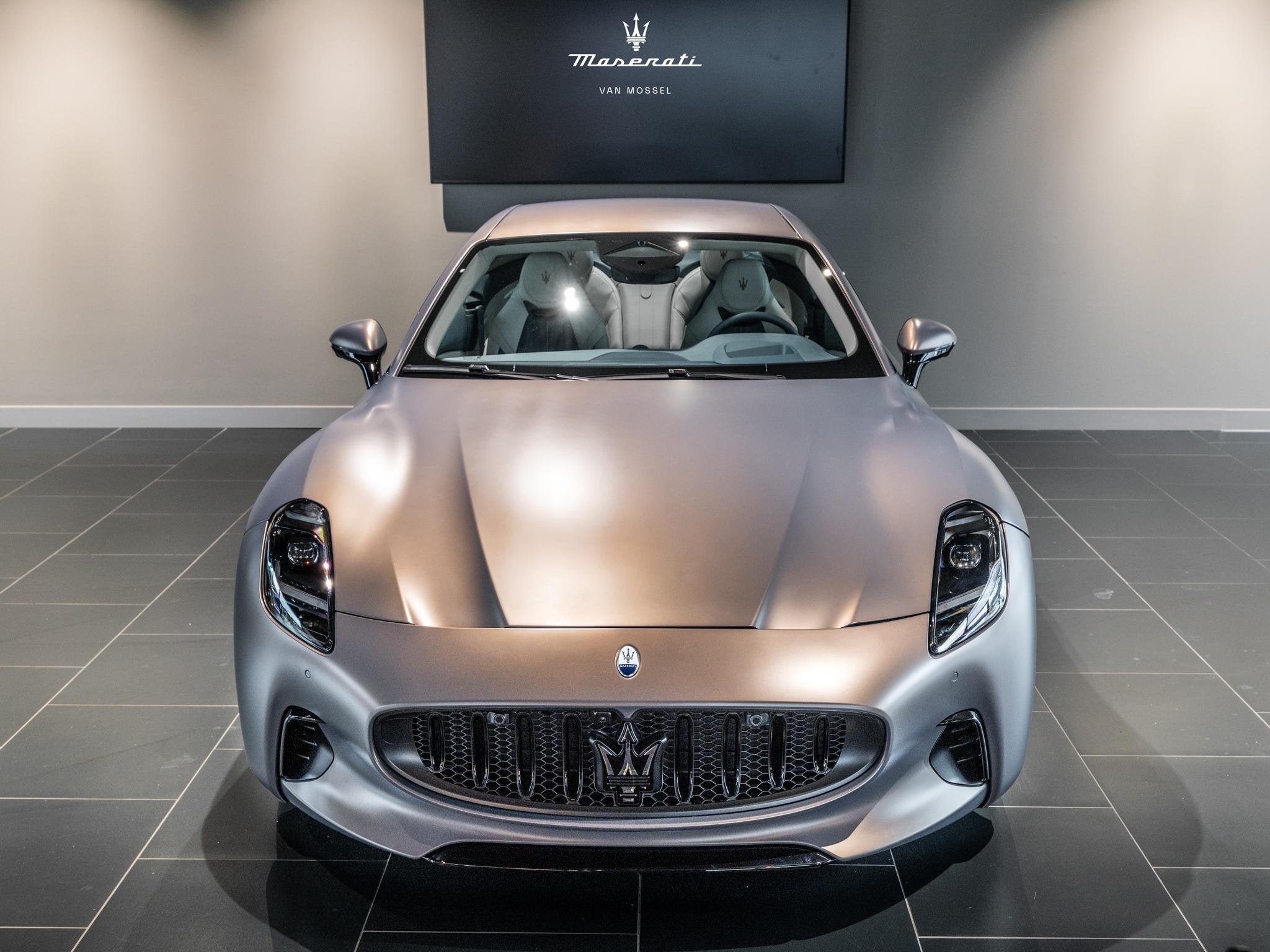 Maserati GranTurismo Folgore | 760 PK | Stoel- en Stuurverwa, Automaat, 610 pk, Bruin, 4 stoelen