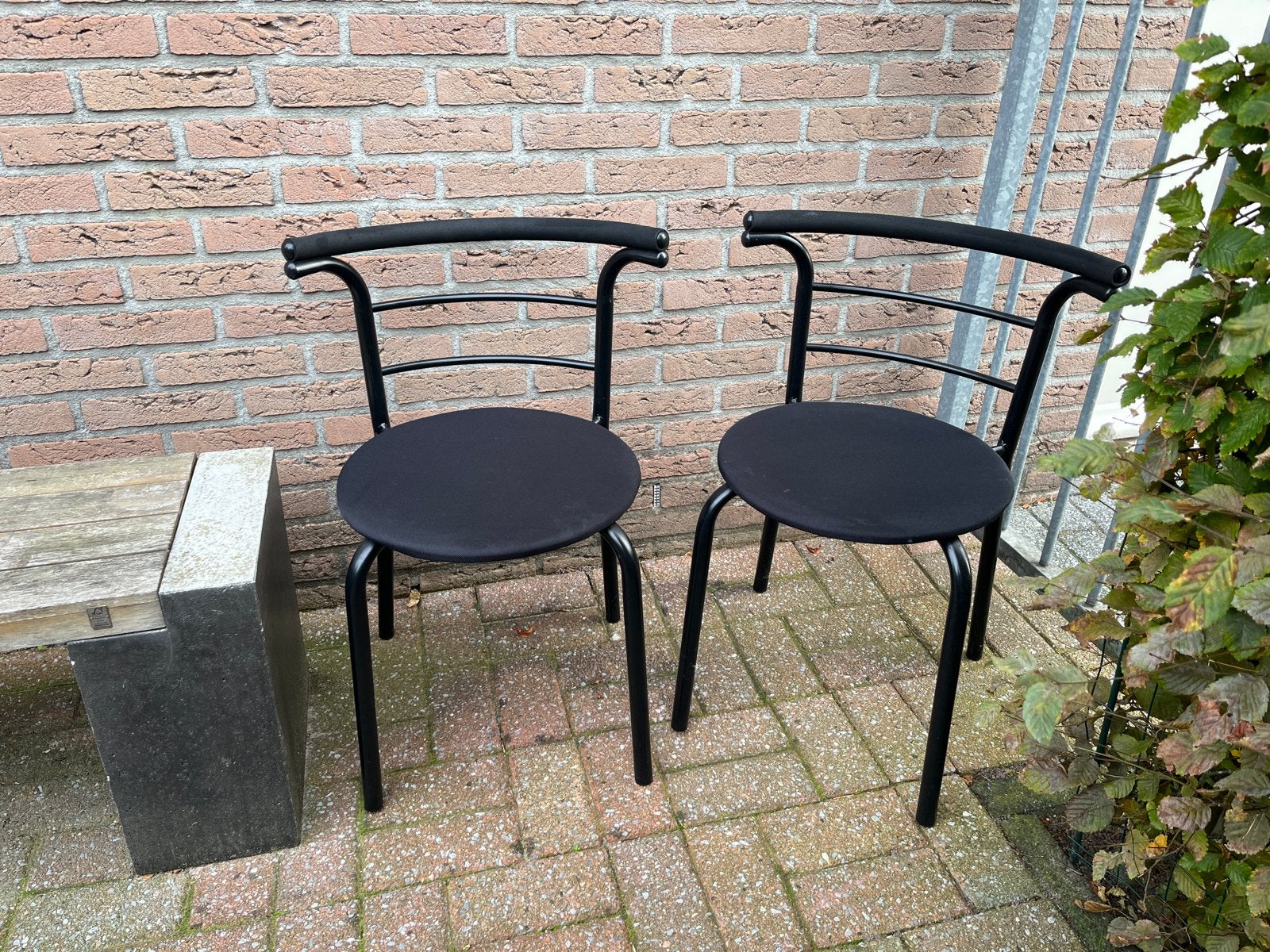 Twee salon stoeltjes voor binnen - Zwart metaal, Gebruikt, Twee, Zwart, Ophalen of Verzenden