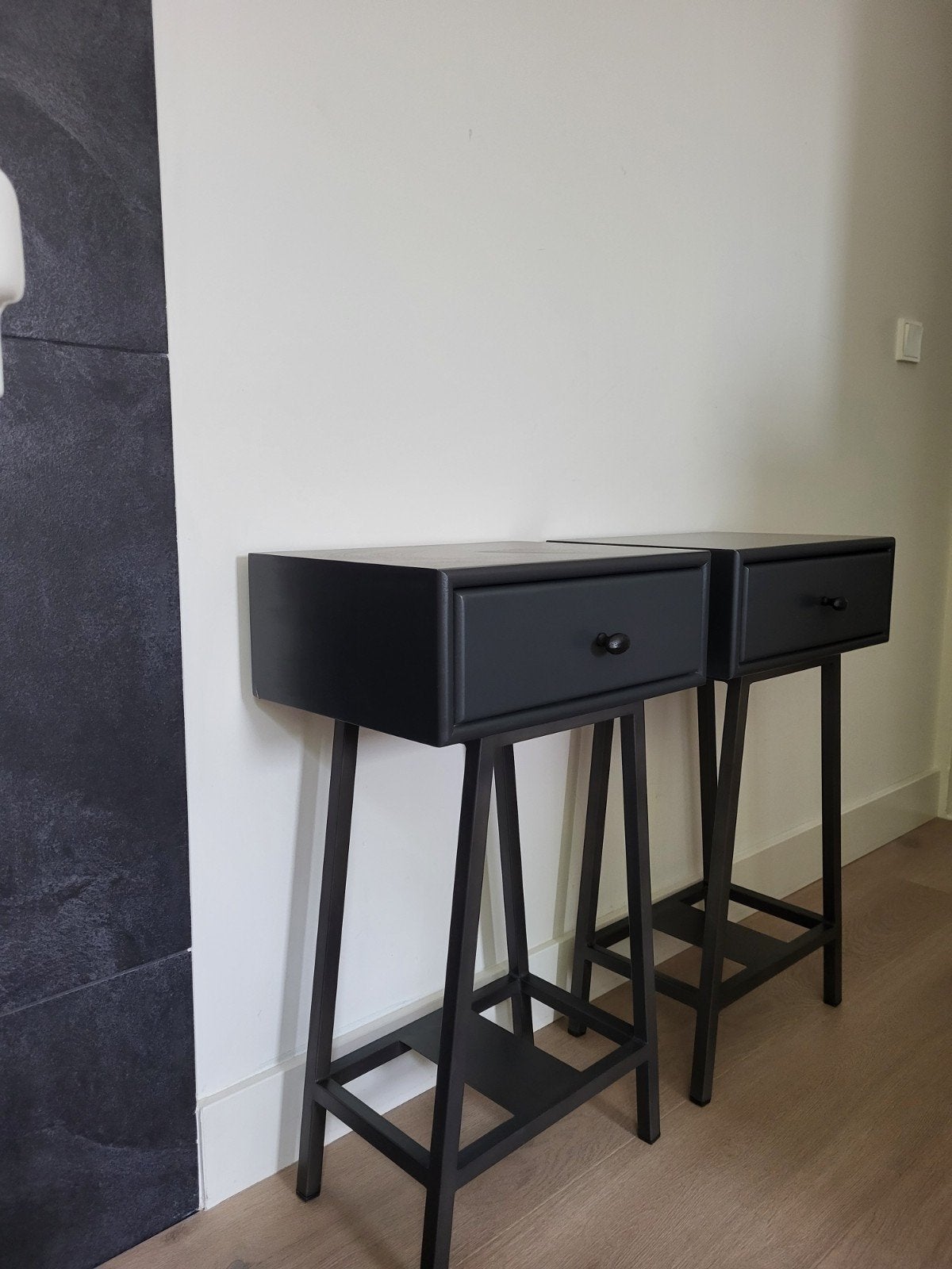 Set van 2 zwarte/antraciete nachtkastjes met lade, Ophalen, Minder dan 55 cm, Modern, Industrieel, Metaal of Aluminium