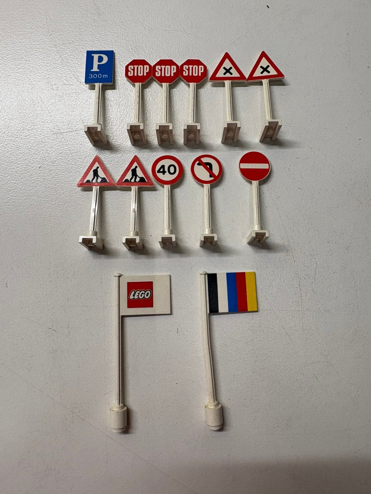 Vintage lego verkeersborden en vlaggen, Overige thema's, Lego, Ophalen of Verzenden, Zo goed als nieuw
