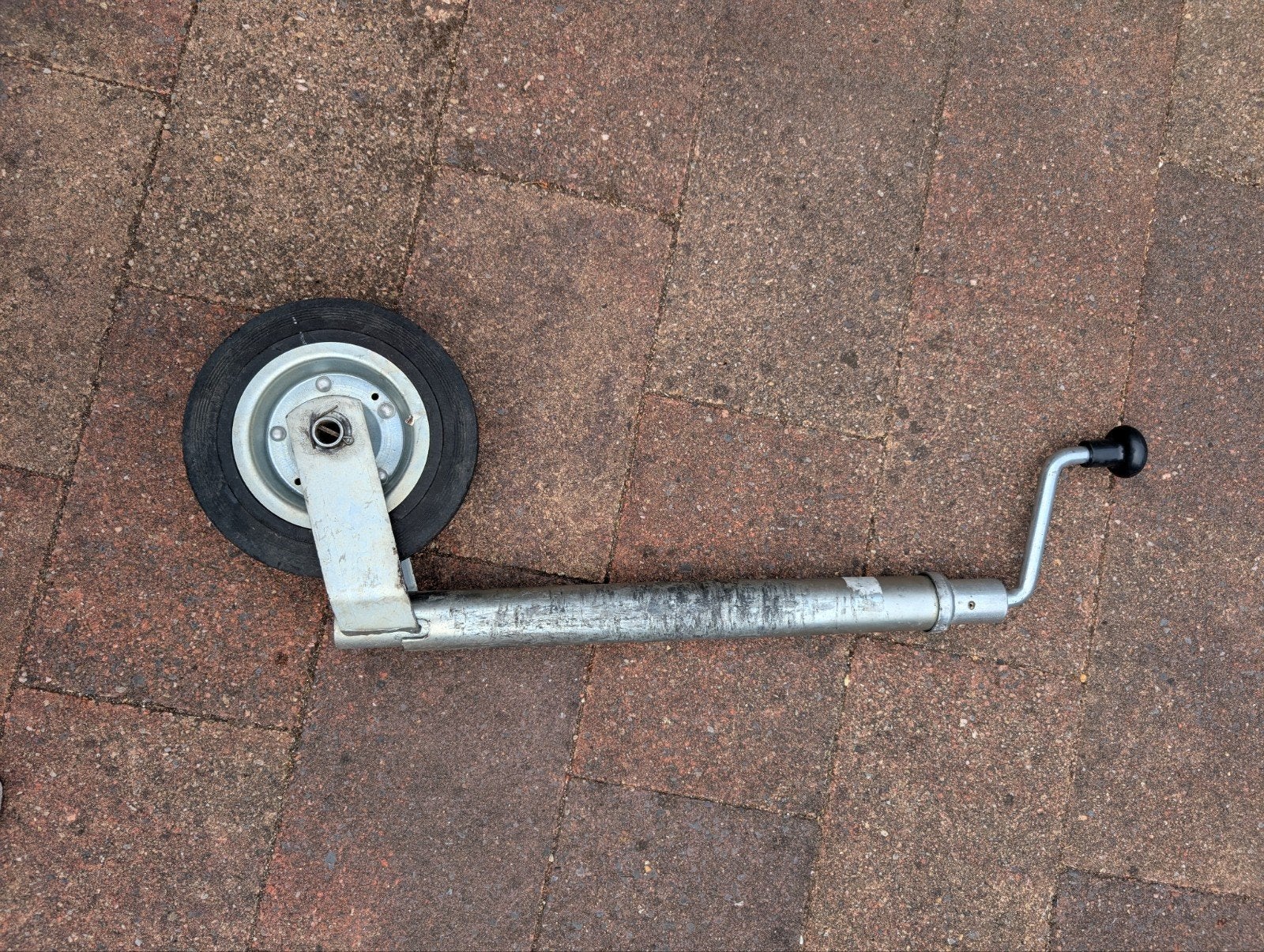 Neuswiel voor aanhanger of caravan, Ophalen, Gebruikt