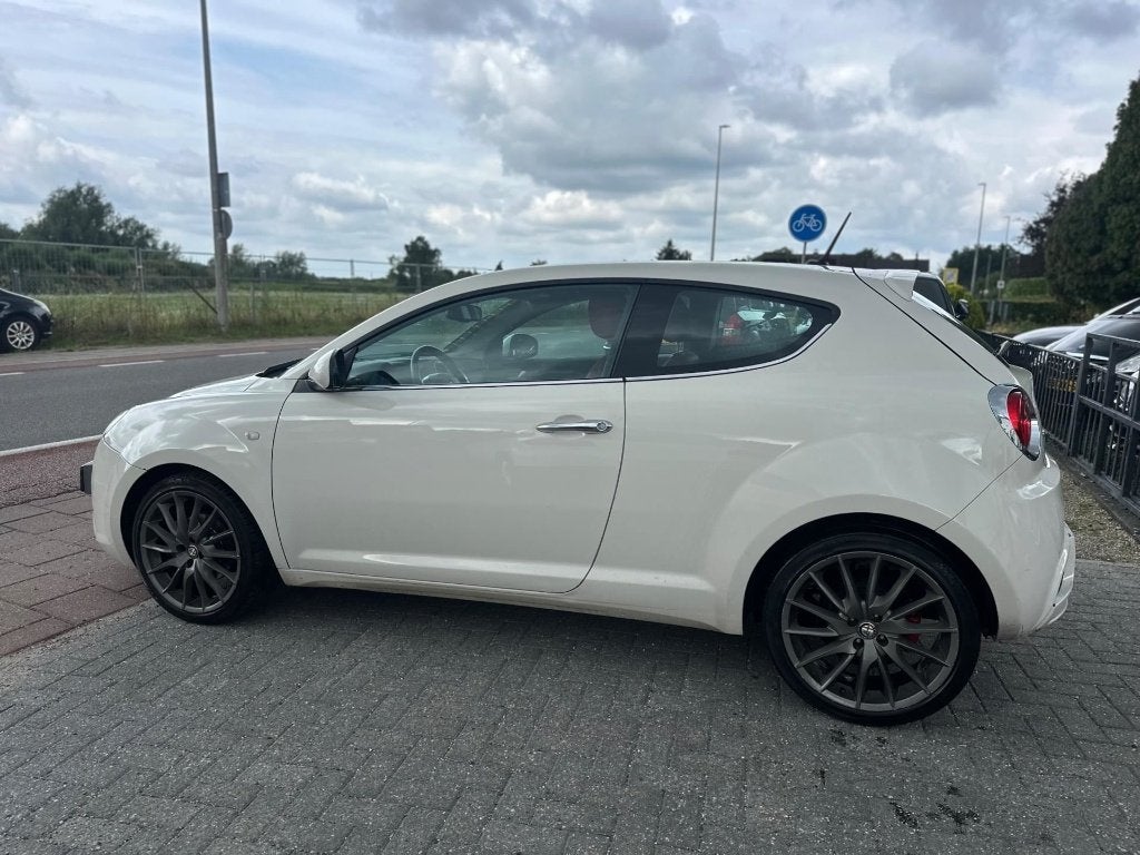 Alfa Romeo MiTo 1.3 D 62KW 2011 Wit, Voorwielaandrijving, 28 km/l, Navigatiesysteem, 4 cilinders