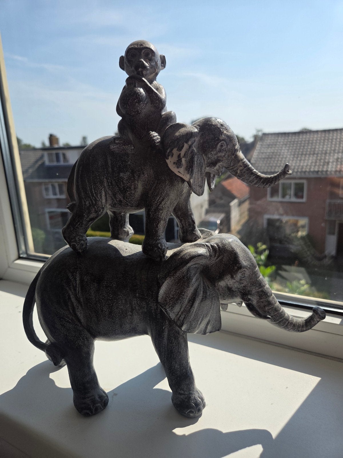 Beeld olifant met aap - opnieuw spuiten, Antiek en Kunst, Ophalen of Verzenden, Zoogdier, 20 - 50 cm, Overige materialen