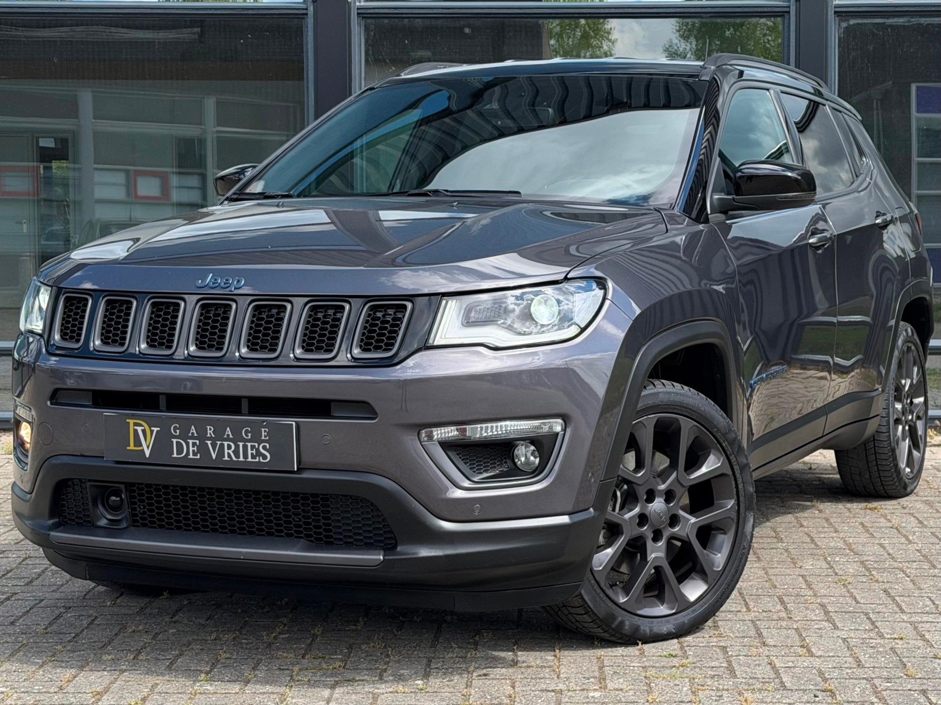 Jeep Compass 4xe 240 Plug-in Hybrid Electric S Full Option A, Automaat, Gebruikt, Zwart, 4 cilinders