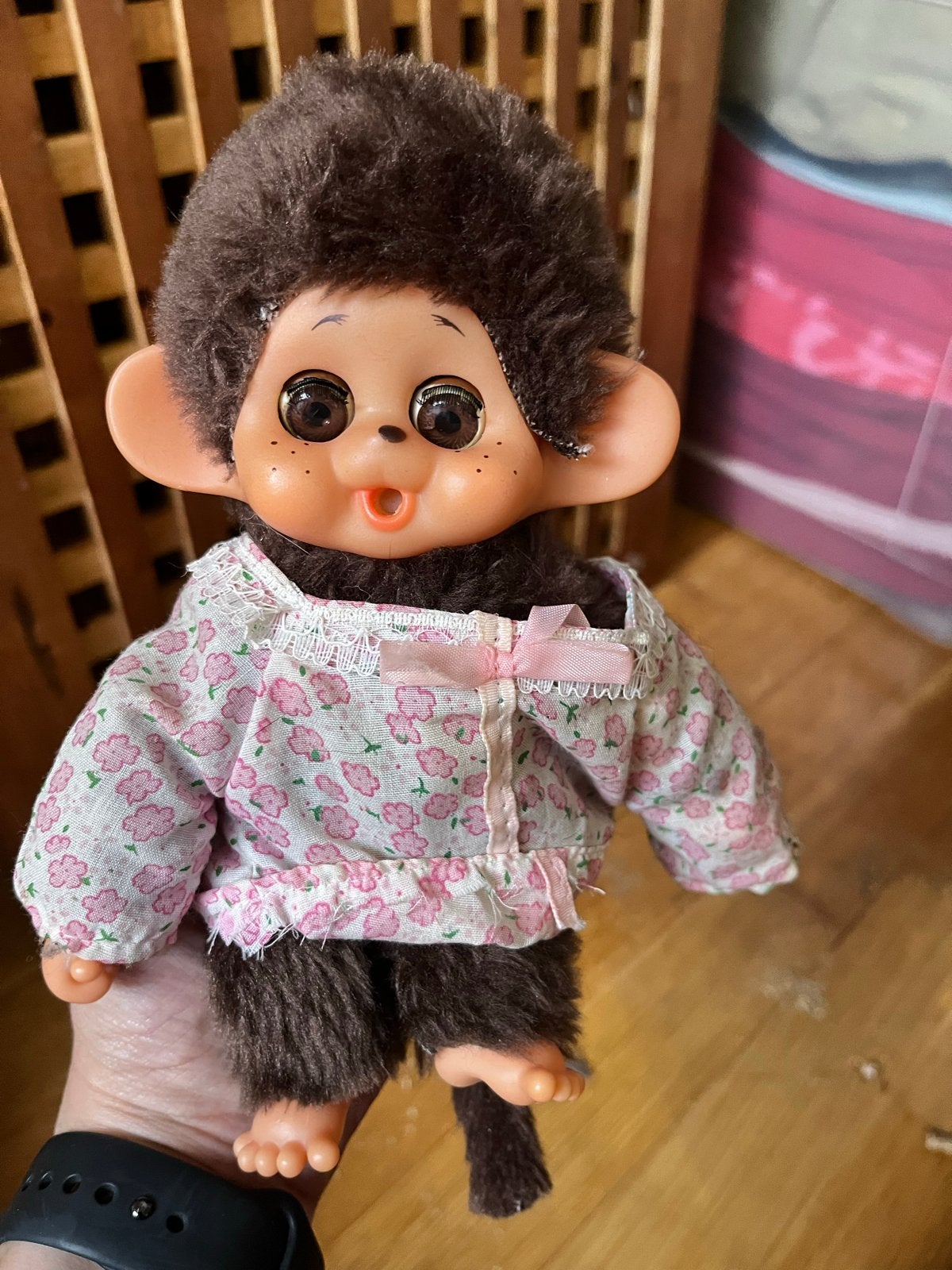 Vintage Monchhichi aapje met bloemetjes shirt, Overige merken, Overige karakters, Ophalen of Verzenden, Zo goed als nieuw