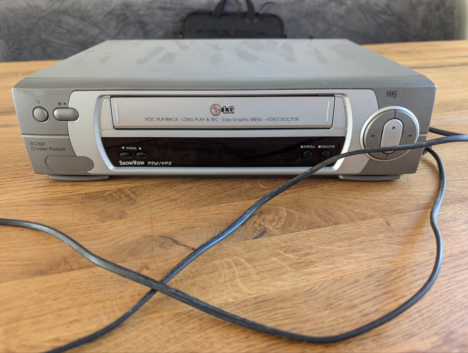 LG BC288P Videorecorder + Doos Disney Videobanden, Ophalen, Gebruikt, VHS-speler of -recorder
