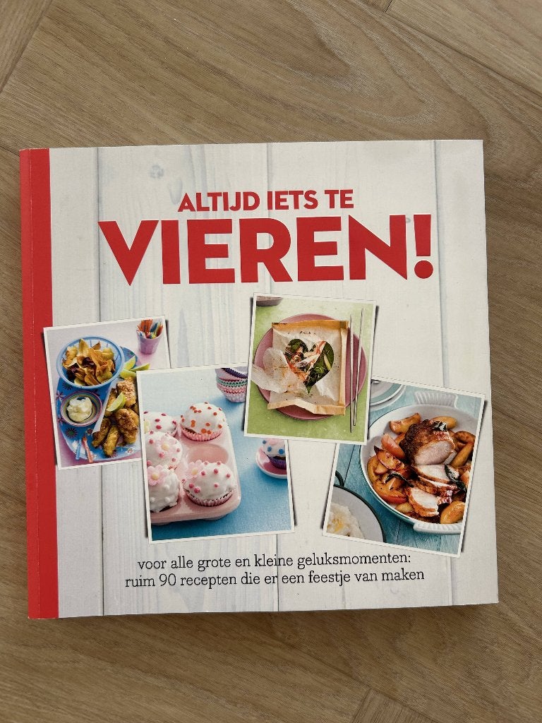 Kookboek Albert Heijn - Altijd iets te vieren, Ophalen of Verzenden, Zo goed als nieuw, Nederland en België