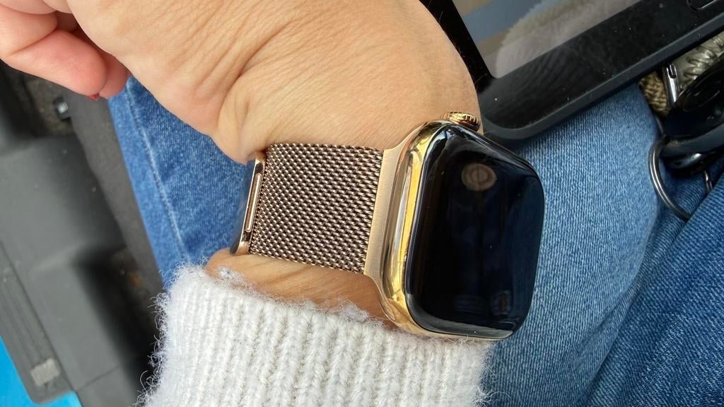 Beschadigde apple watch 10, Sieraden, Tassen en Uiterlijk, Smartwatches, Verzenden, Zo goed als nieuw, Zwart, IOS