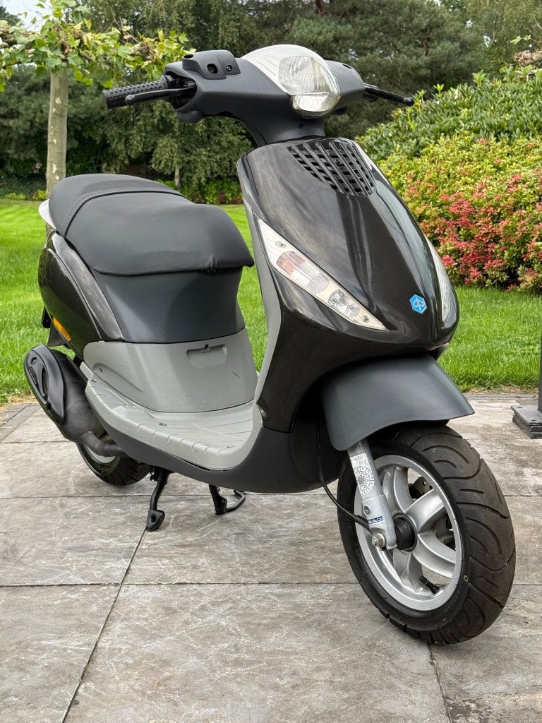 ⭐️Piaggio zip 2 takt Brom Nederlands kenteken Z.g.a.n. ⭐️